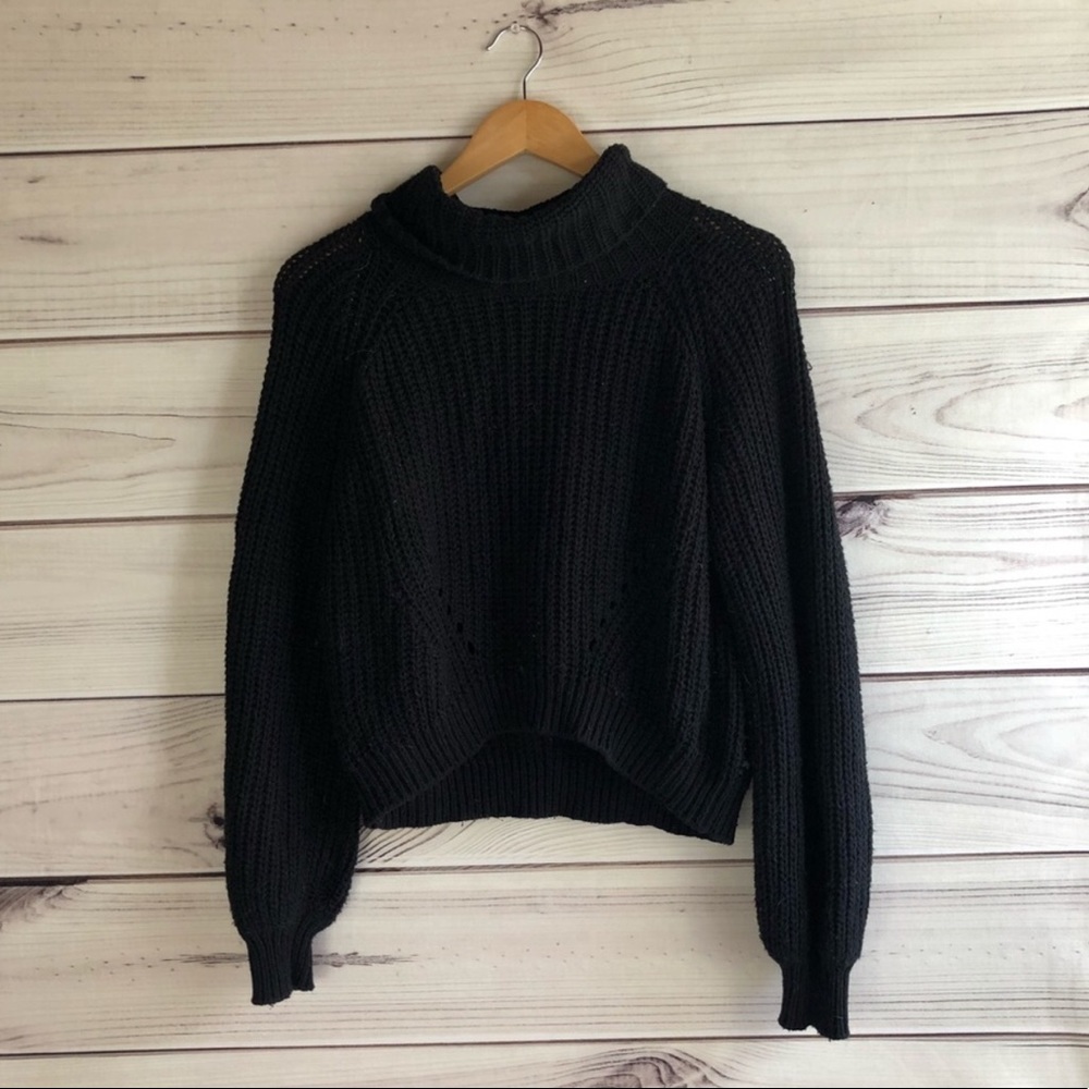 2️⃣for $45 UO Kimchi Blue Sweater M